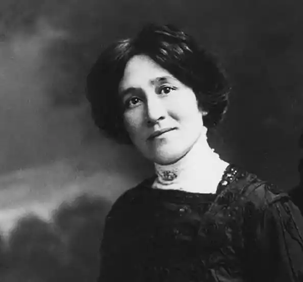Black and white Photo of Author Edith Maude Eaton (1865 - 1914)