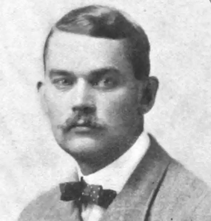 Black and white Photo of Author Guy Wetmore Carryl (1873 - 1904)