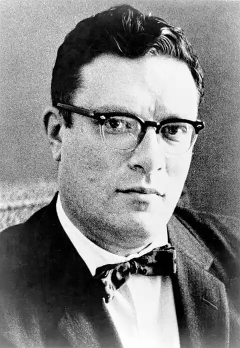 Black and white Photo of Author Isaac Asimov (1920 - 1992)