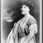 Black and white Photo of Author Mary Roberts Rinehart (1876 - 1958)