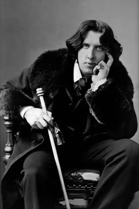 Black and white Photo of Author Oscar Wilde (1854 - 1900)