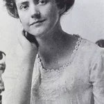 Black and white Photo of Author Susan Glaspell (1876 - 1948)